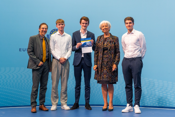 ECB Award Ehrung: v.l. André Kühne, Henry Weber, Ruben Seim, Christine Lagarde, Maximilian Holzwarth